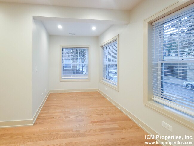 Foto del edificio - 540 W Cornelia Ave