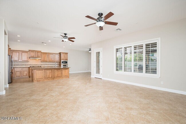 Building Photo - 13343 W Oyer Ln