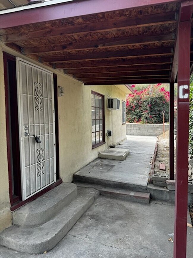 Building Photo - 11298 San Mateo Dr