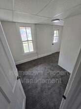Building Photo - 548 Nelson St