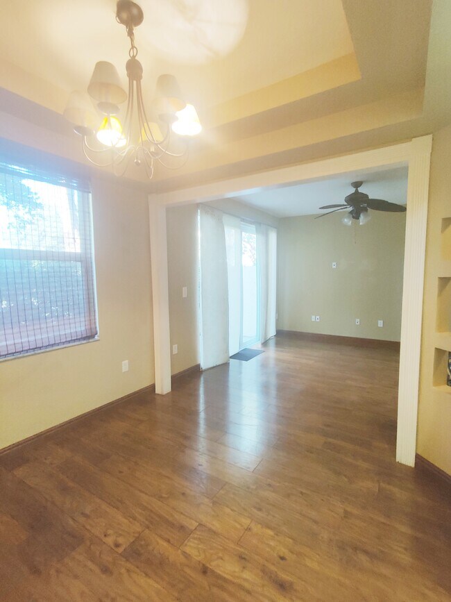 Building Photo - 863 NW 170th Ter