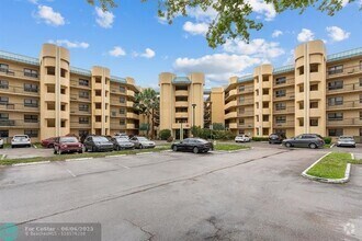 Building Photo - 6575 W Oakland Park Blvd