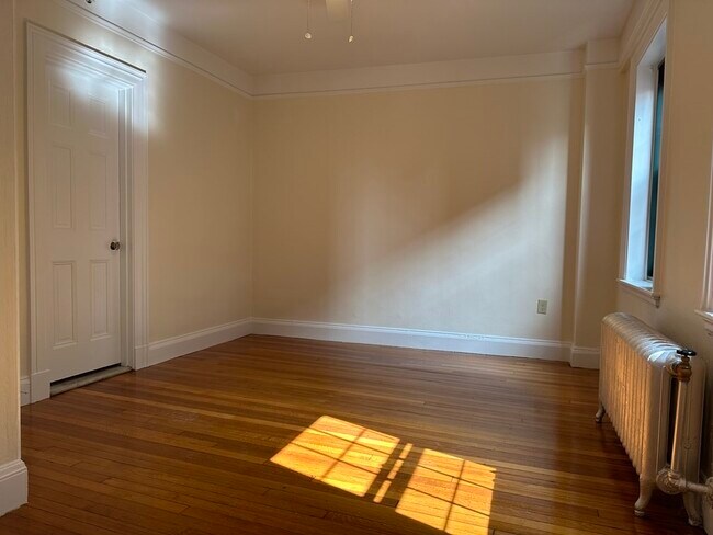 Foto del edificio - 126 Bowdoin St