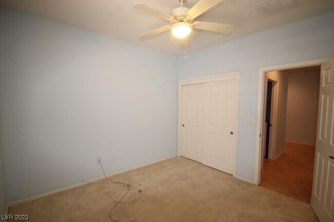 Building Photo - 2240 Laurel Heights Ln