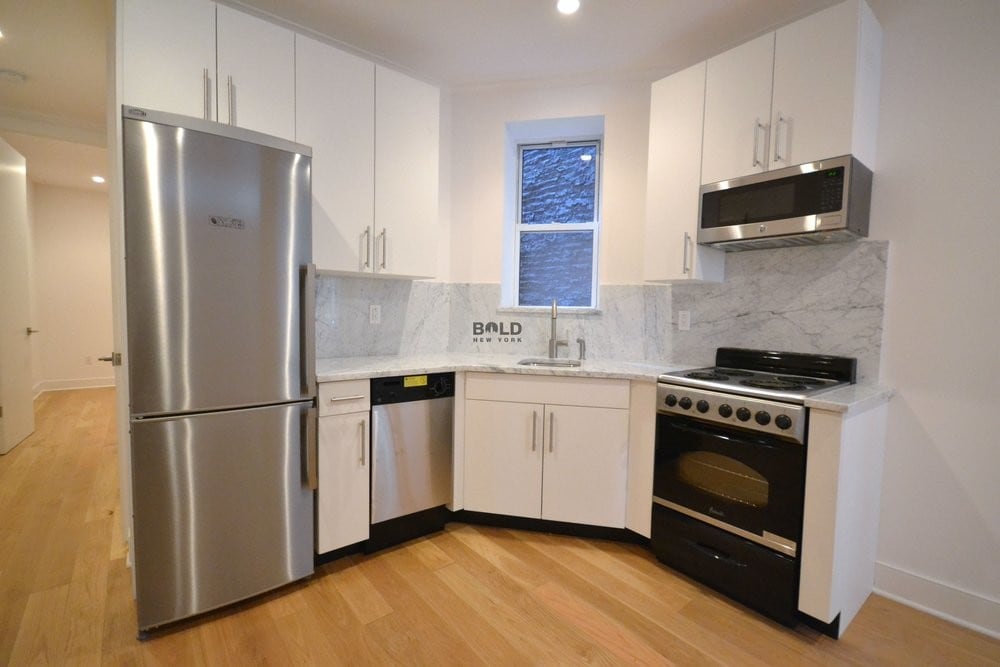 Primary Photo - 207 E 33rd St