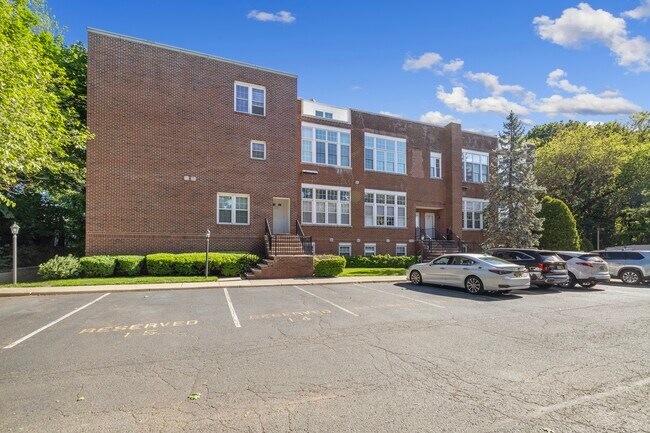 Building Photo - 32 Smith Ave