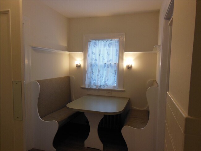 Foto del edificio - 369 Westminster Rd