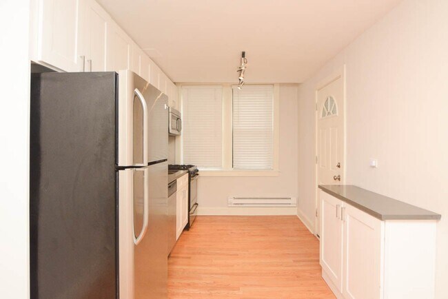 Foto del edificio - 2328 N Rockwell St