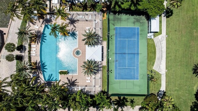 Foto del edificio - 770 NE 69th St