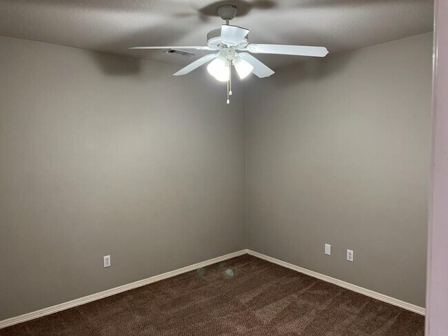 Foto del edificio - 3101 Brushwood Ave