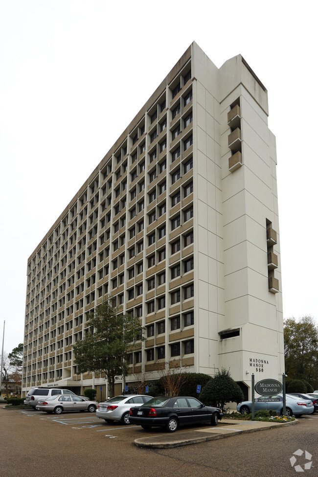 Foto del edificio - Madonna Manor Apartments