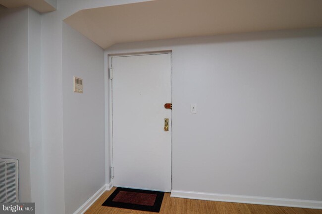 Building Photo - 1100 Belle View Blvd