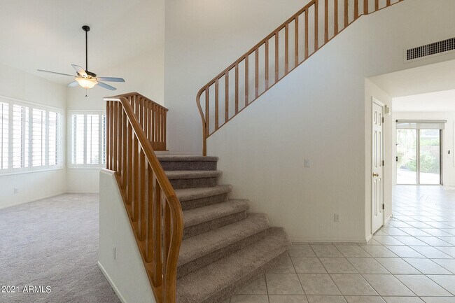 Building Photo - 112 W Windsong Dr