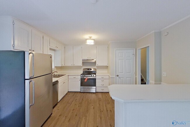 Building Photo - 5169 Beacon Dr