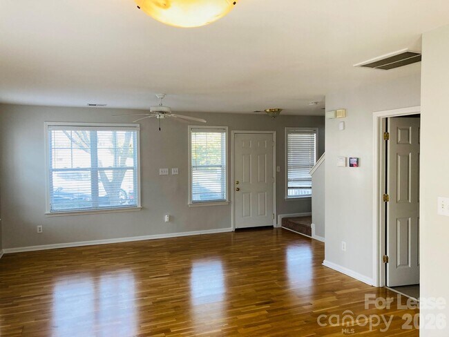 Foto del edificio - 8004 Strandhill Rd