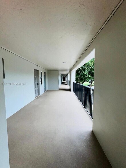Foto del edificio - 3000 S Course Dr