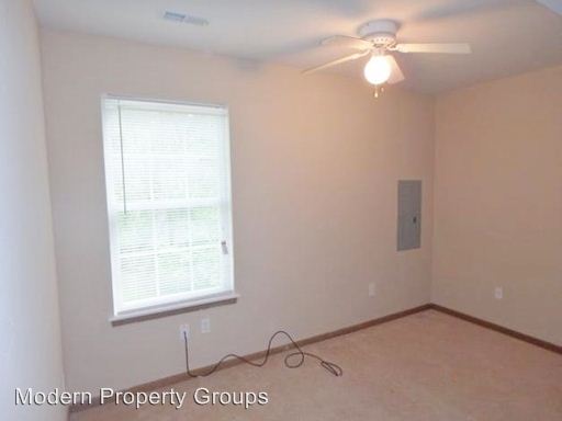 Building Photo - 1404 Raleigh Dr