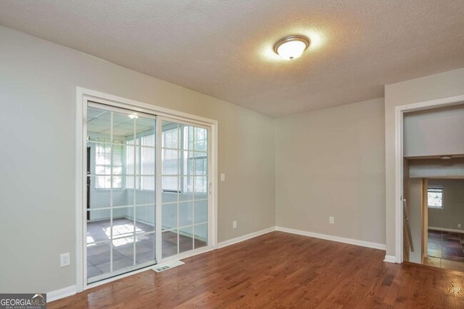 Building Photo - 1656 Litchfield Rd SW