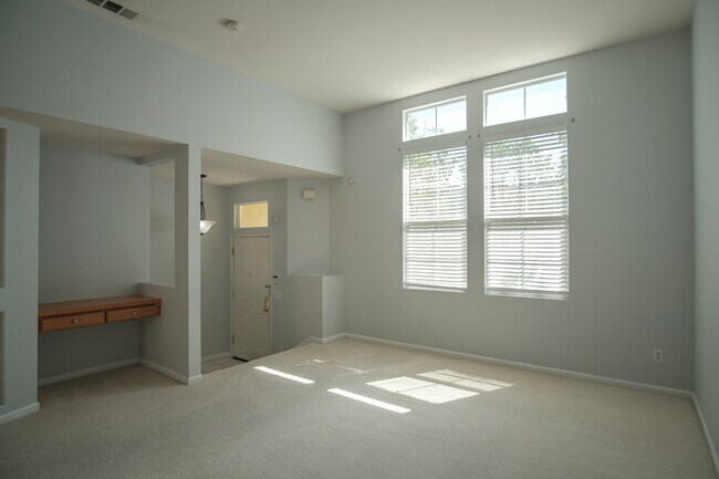 Foto del edificio - 3433 Ellery Cmn