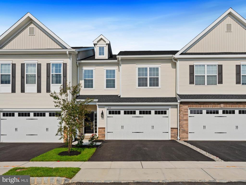 Foto principal - 202 Thompson Dr