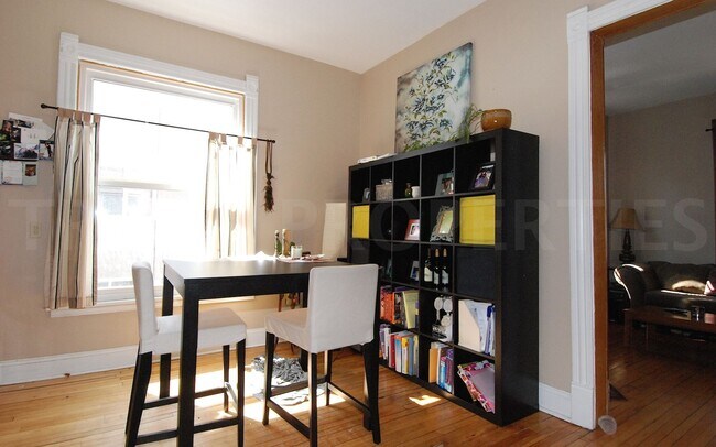 Foto del edificio - 2533 Lyndale Ave S