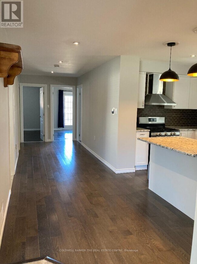 Photo du bâtiment - 355 Leacock Dr