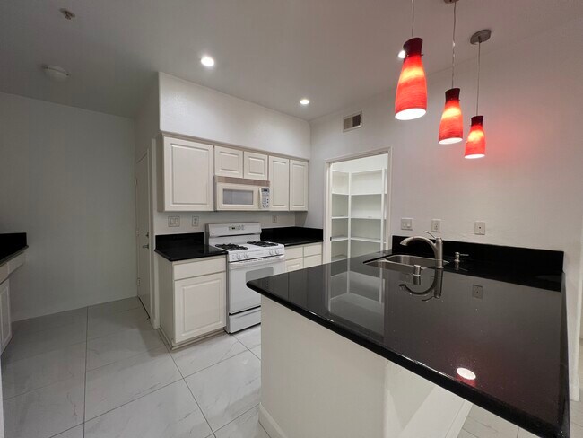 Foto del edificio - 12364 Carmel Country Rd