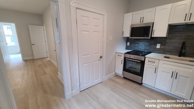 Building Photo - 9 Noyes Plz