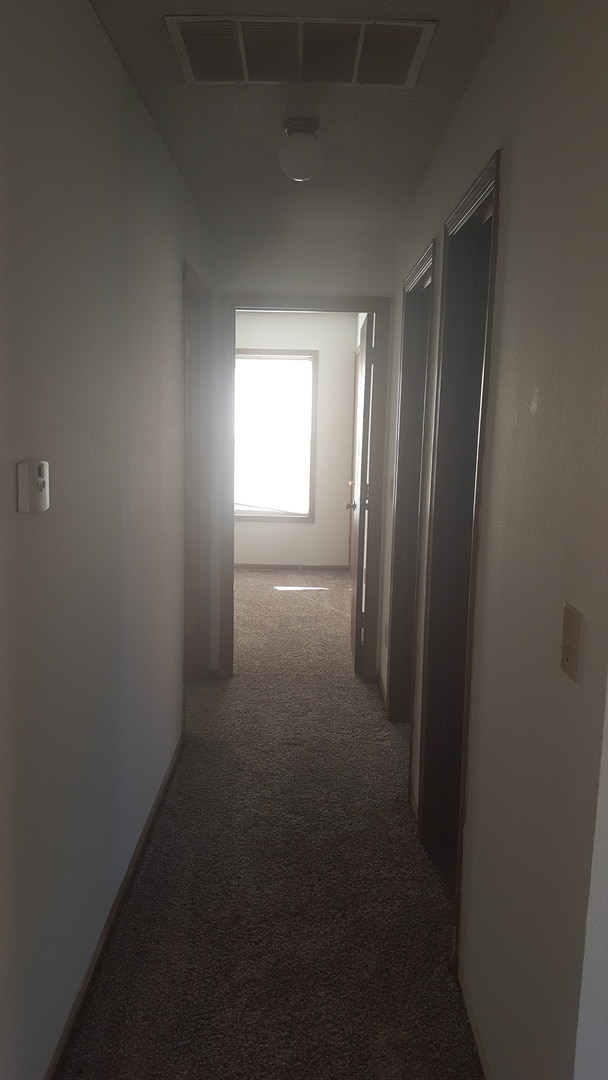 Building Photo - Great 3 Bed 2 Bath 2 Car Garage Flat Duple...