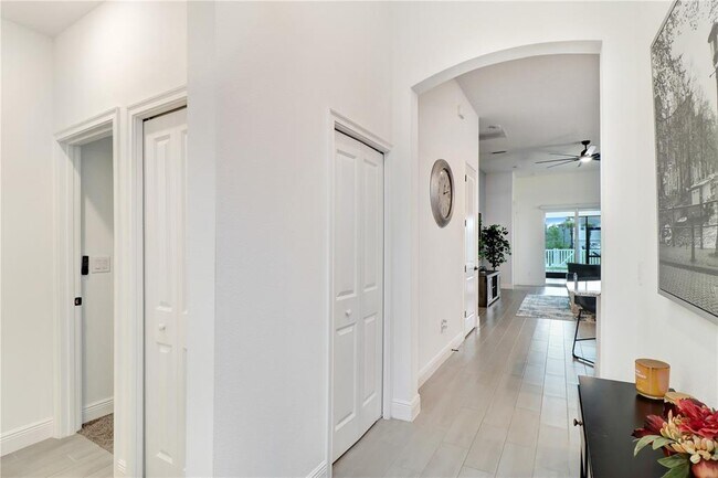 Building Photo - 8076 Tea Olive Ter