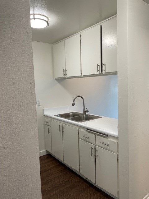 Unit 217 Kitchen - La Villa Mesa