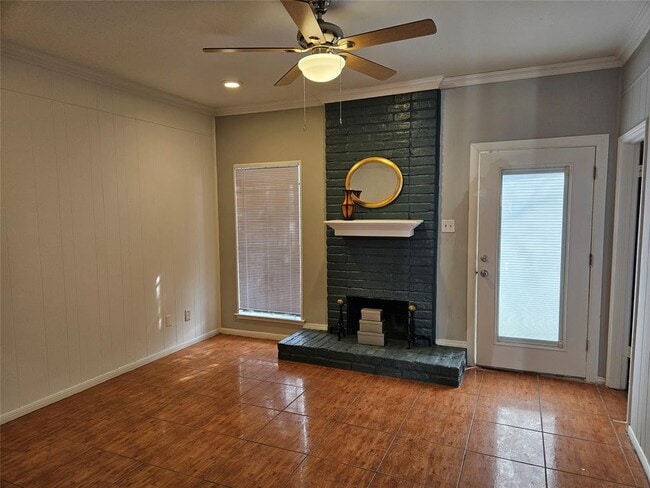 Building Photo - 7700 Creekbend Dr