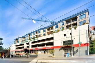 Building Photo - 321 10th Ave S