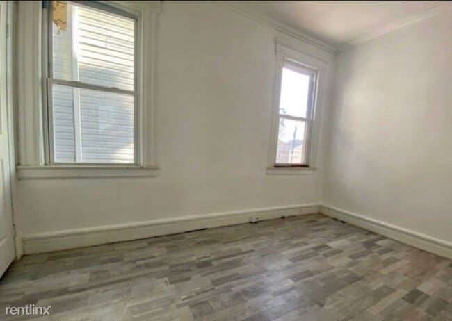 Building Photo - 3 br, 1 bath Apartment - 95 Chadwick Ave