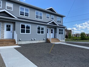 Building Photo - 291 Rainsford Ln