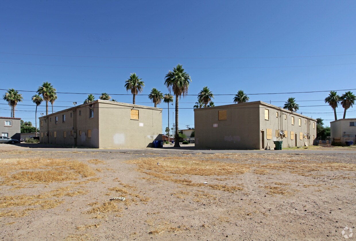Building Photo - 1727-1737 E Elton Ave