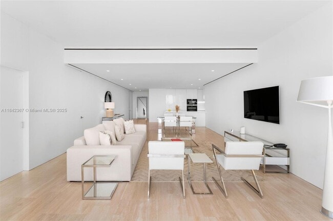 Building Photo - 9001 Collins Ave