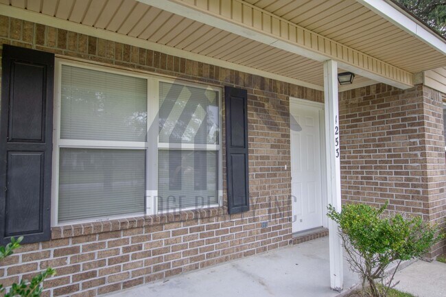 Foto del edificio - 1253 Roberts Way