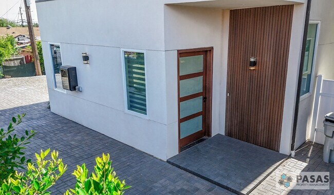 Foto del edificio - Newly Built Solar-Powered Home!