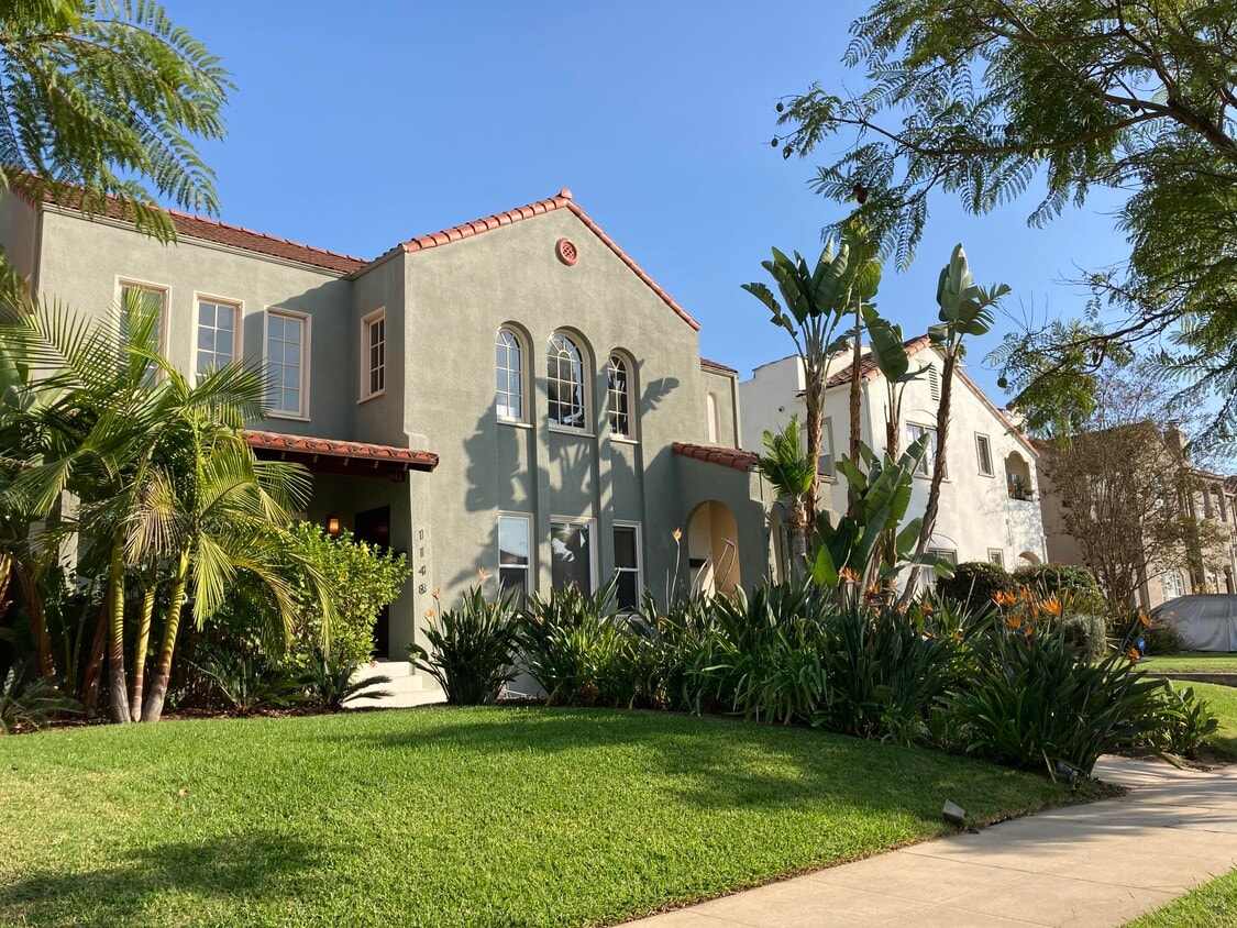 Streetscape - 1150 S Tremaine Ave