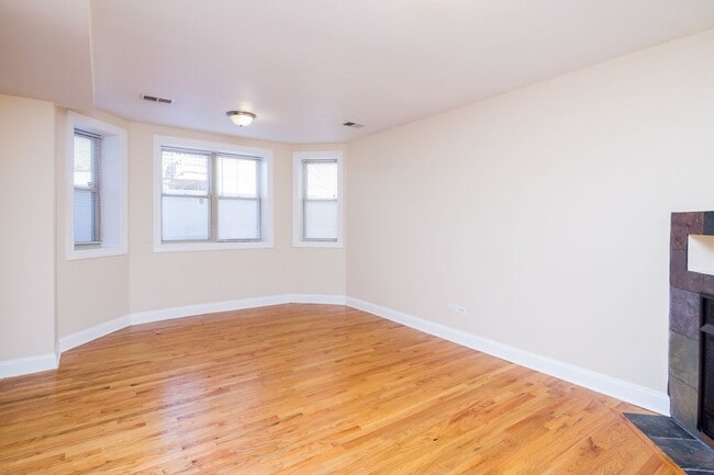 Building Photo - 3508 W Cortland St