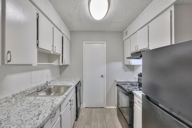 Foto del edificio - 4646 Nolensville Pk