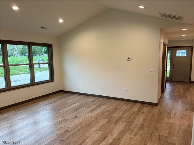 Building Photo - 2723 Barnhill Rd SE