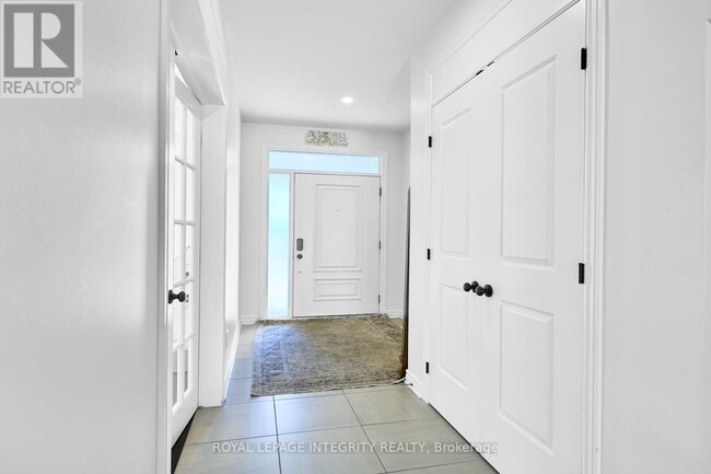 Photo du bâtiment - 32 Aconitum Way