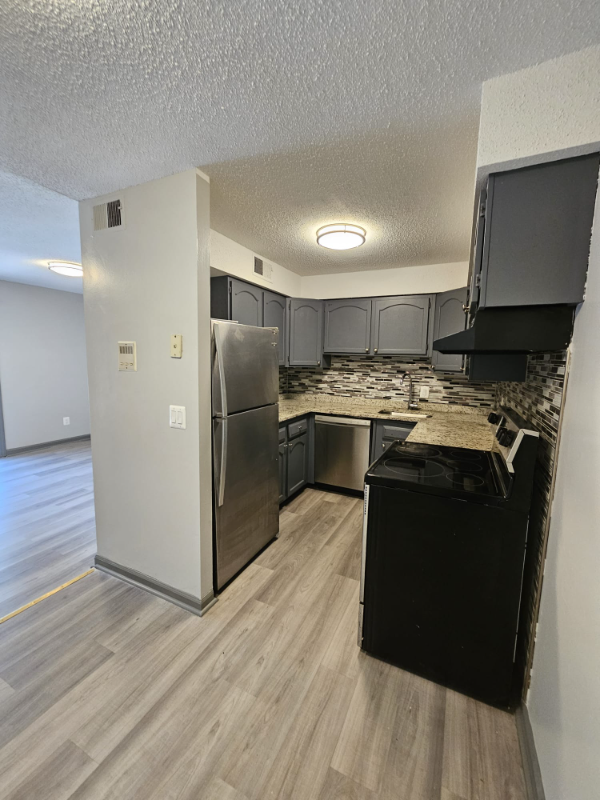 Foto del edificio - 1431 Willard Ave