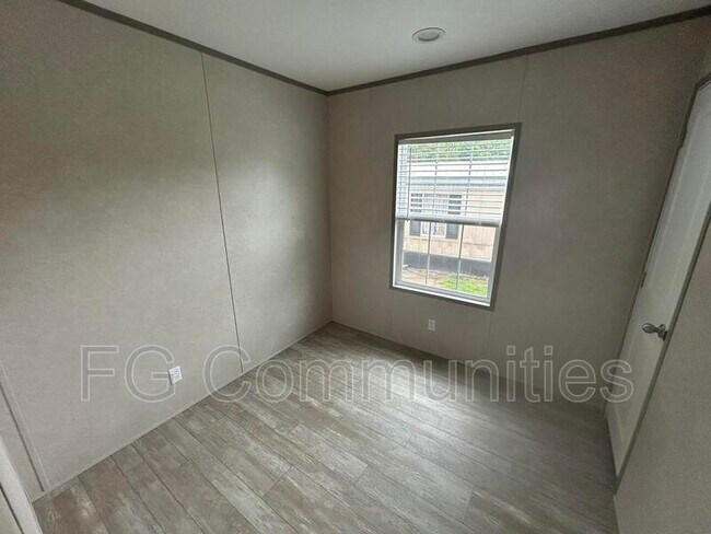Foto del edificio - 168 Sides Meadow Dr