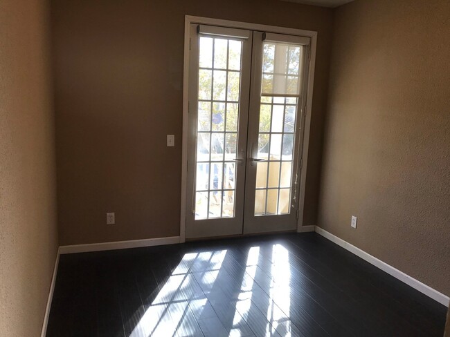 Building Photo - Beautiful 4 Bedroom, 2.5 Bath Mountain House Home