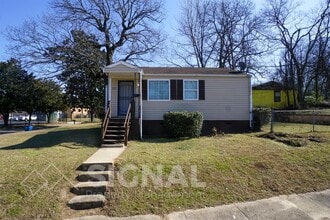 Building Photo - 581 Seminole Cir