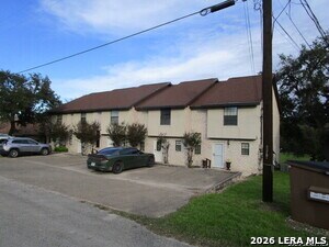 Building Photo - 421 Watts Ln