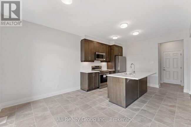 Building Photo - 110 Yearling Cir